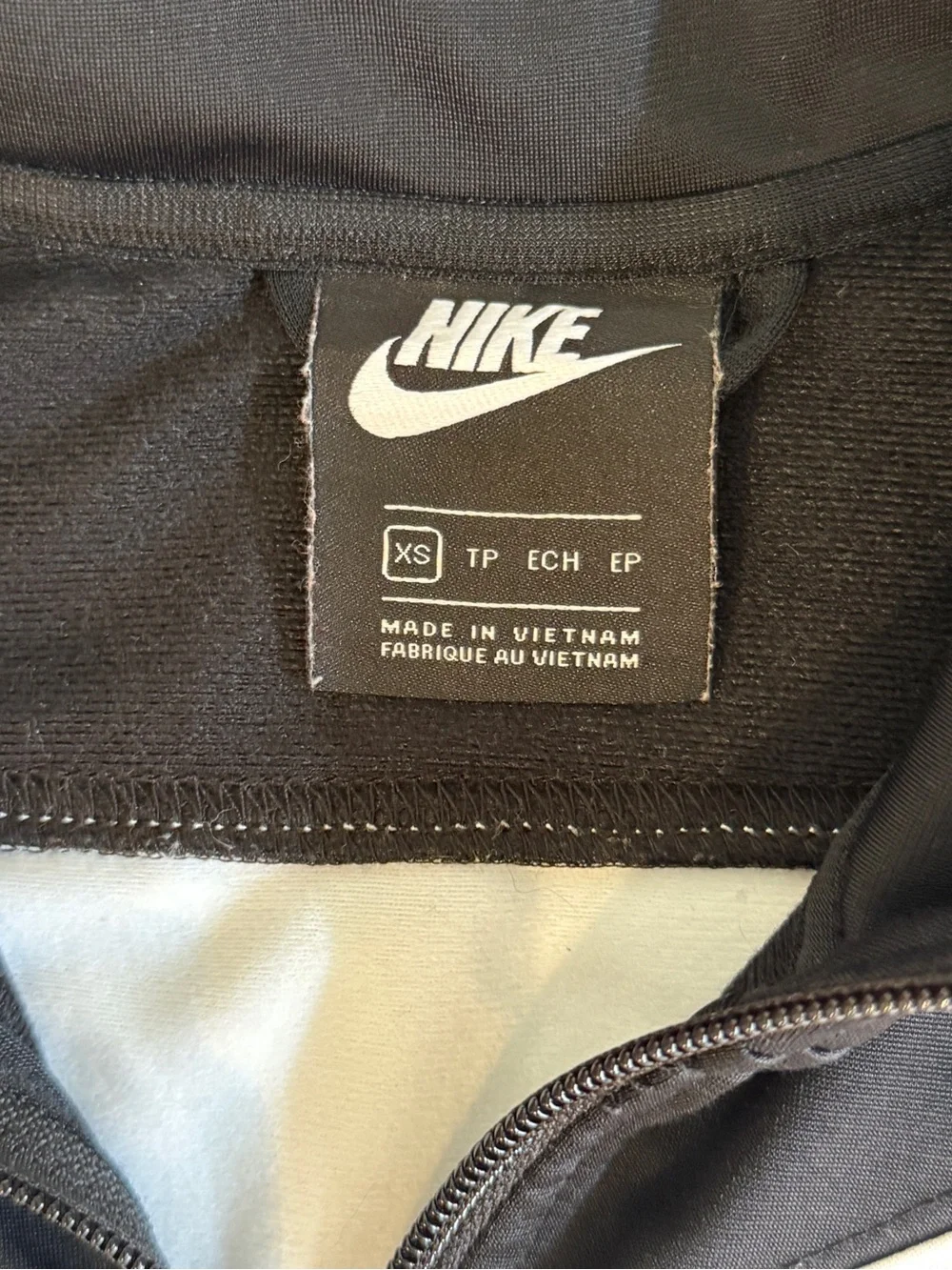 Nike Women’s Sportswear Black White Colorblock Crop Zip Up Track Jacket Size XS